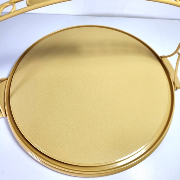 Tupperware Cake Carrier Round with Handle Harvest Gold Made in Canada Vintage - Picture 3 of 10